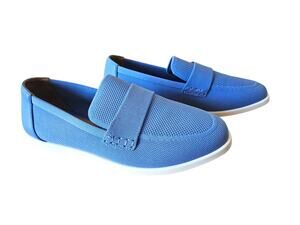 NEW Me Too Women's 9W Wide Blue Slip On Loafers Lightweight Comfort Flats